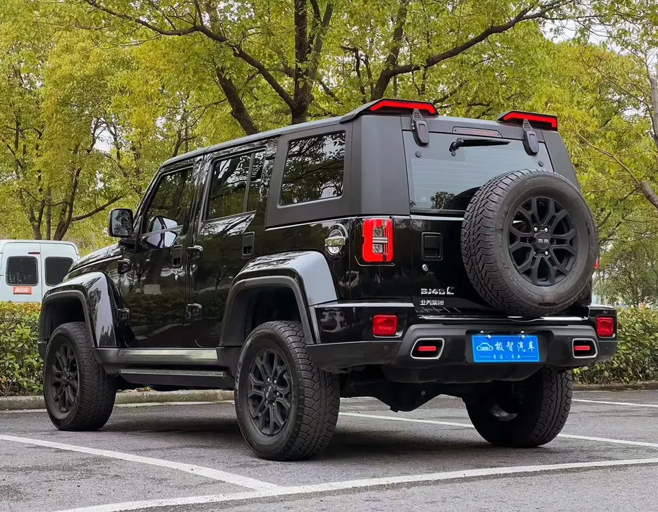 BAIC Beijing Off-road BJ40 Beijing Off-road BJ40 2023 2.0T Automatic 4WD City Hunter Edition Knight Edition 2023 — миниатюра 5