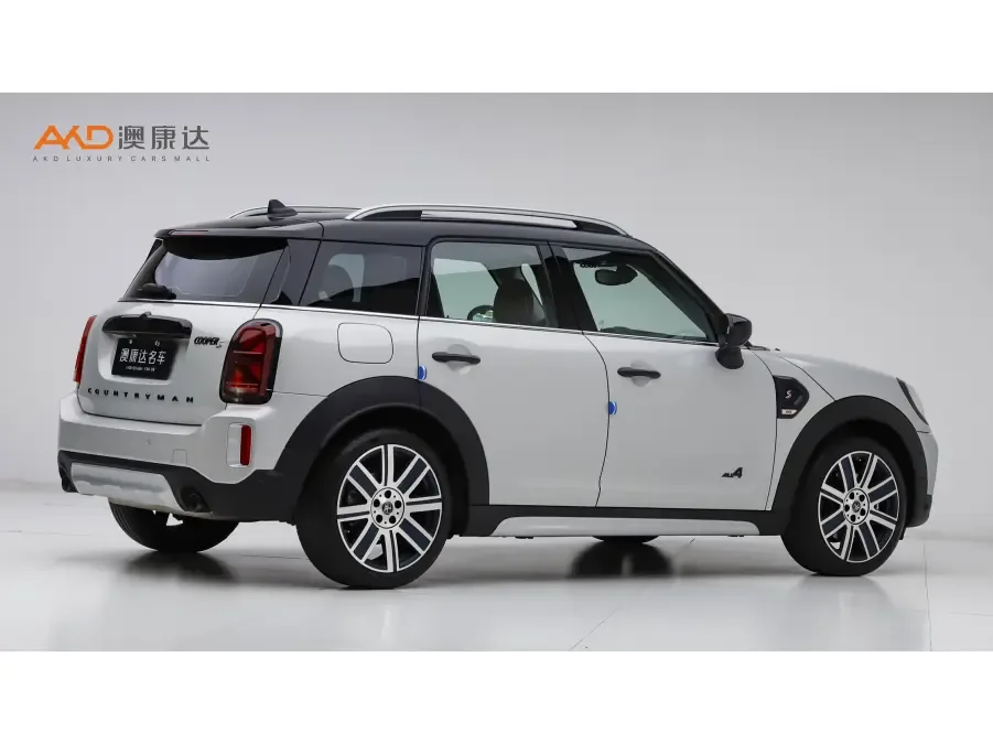 MINI Countryman MINI COUNTRYMAN 2023 facelift 1.5T COOPER ALL4 Connoisseur 2023 — миниатюра 4