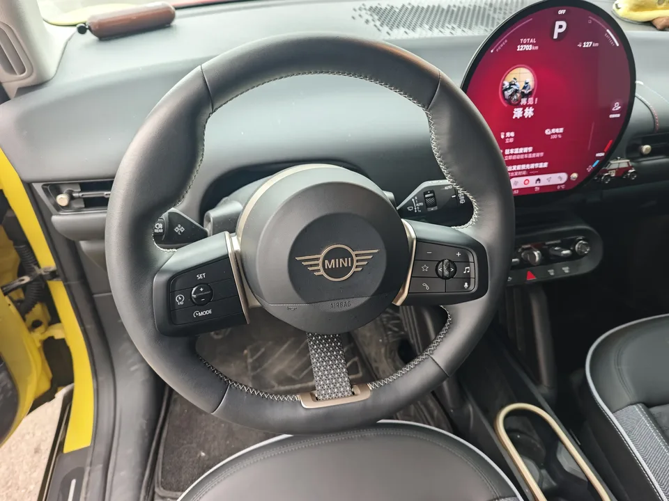 MINI electric COOPER COOPER E Classic 2024 — миниатюра 4