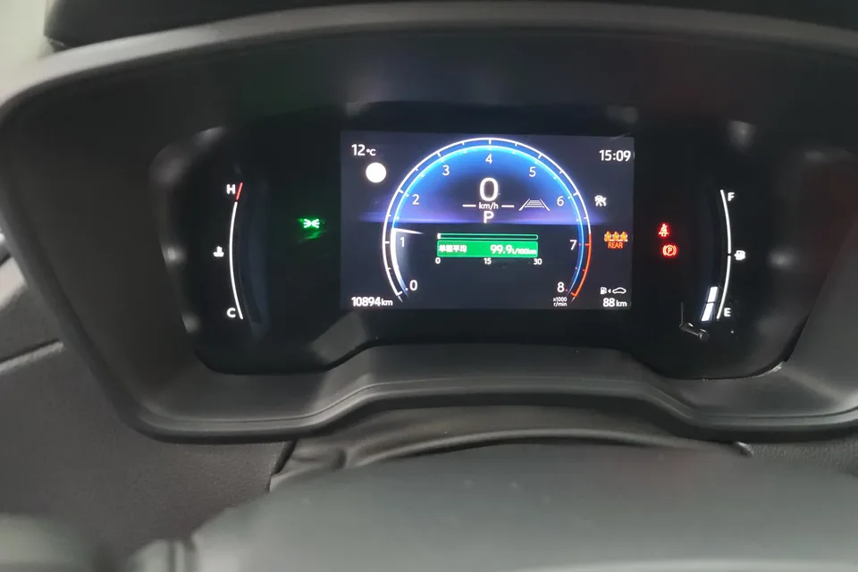 Toyota CorollaCross 2.0L CVT Pioneer Edition 2024 — миниатюра 4