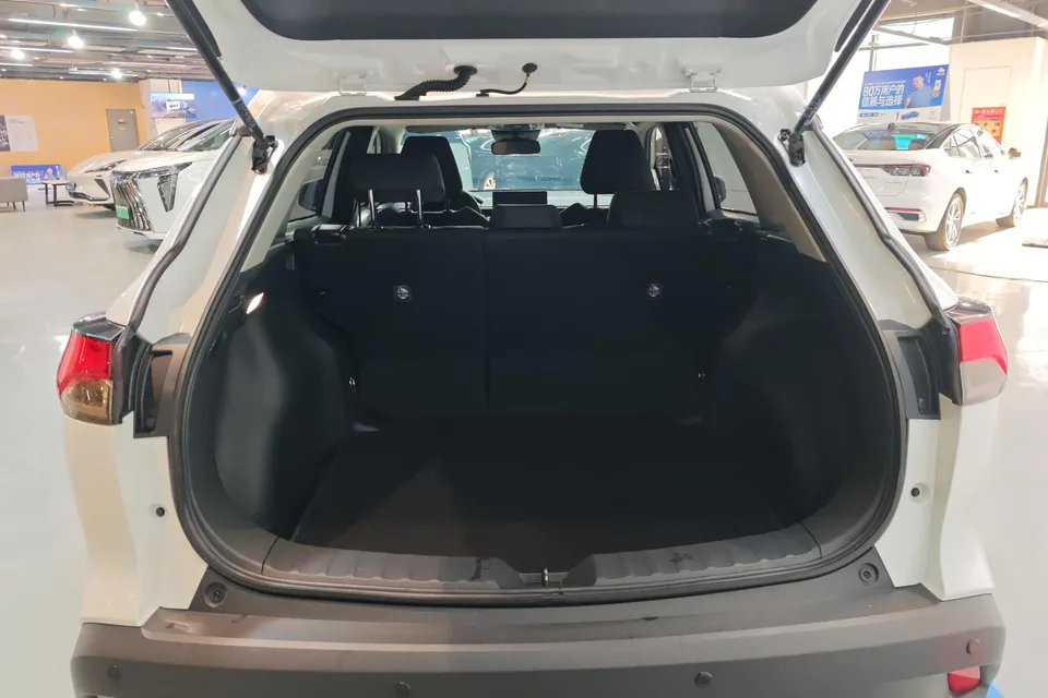 Toyota CorollaCross 2.0L CVT Pioneer Edition 2024 — миниатюра 5
