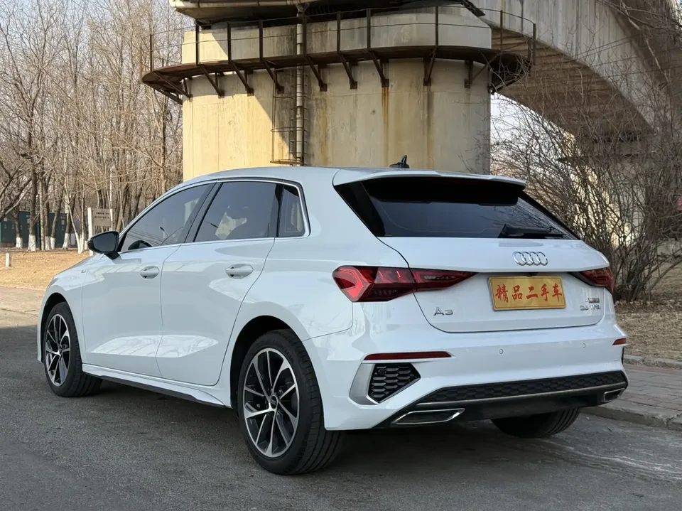 Audi A3 facelift Sportback 35 TFSI, aggressive and elegant model 2023 — миниатюра 2