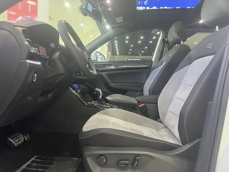 Volkswagen Tayron Tayron 2022 Tanyue 2022 380TSI four-wheel drive R-Line intelligent version 2022 — thumbnail 4
