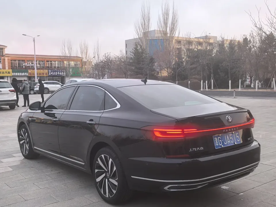 Volkswagen Passat facelift 380TSI luxury version 2023 — миниатюра 4