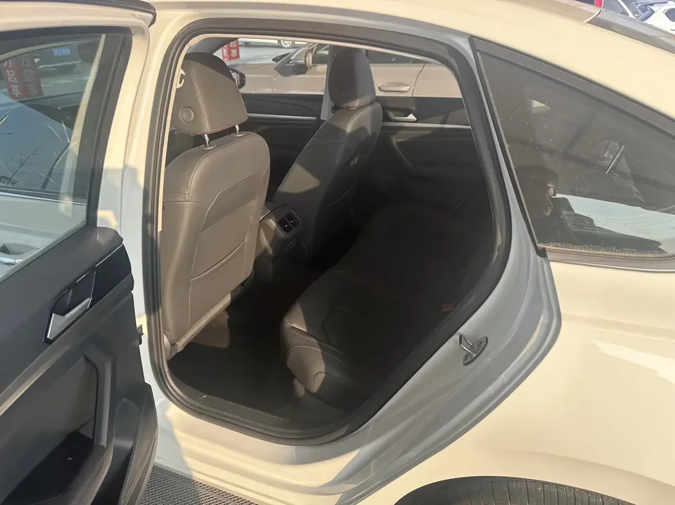 Volkswagen Lavida Lavida 2024 300TSI DSG Starry Sky Leading Edition 2024 — миниатюра 4