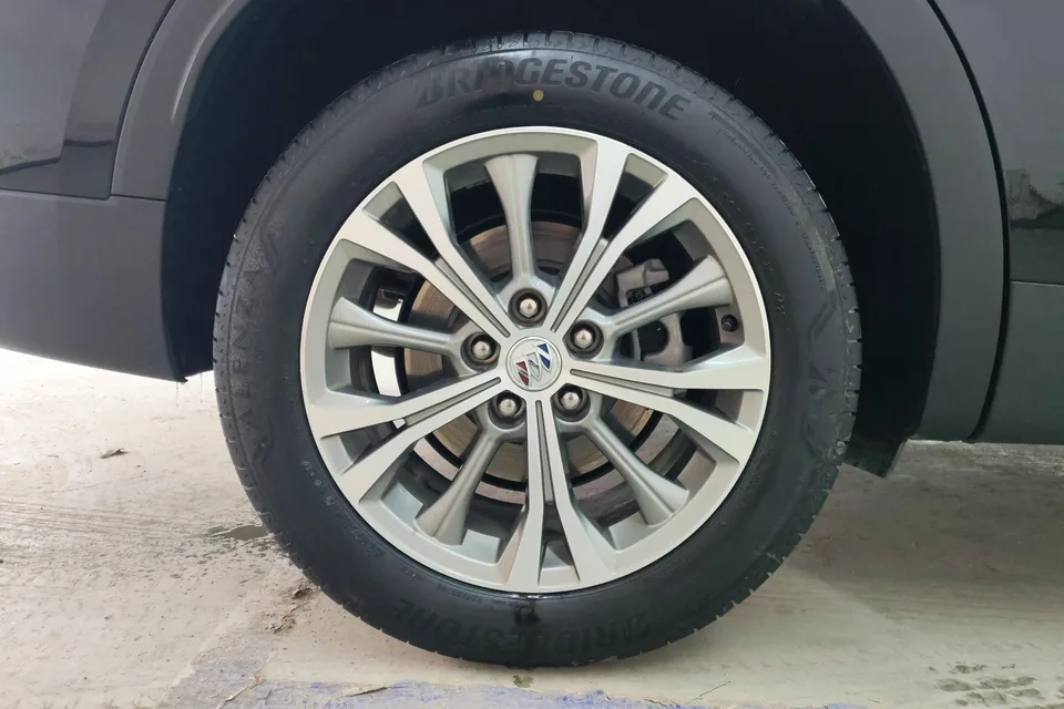 Buick Envision Envision Envision Plus 652T Five-seat Four-wheel Drive Luxury Model 2024 — миниатюра 4