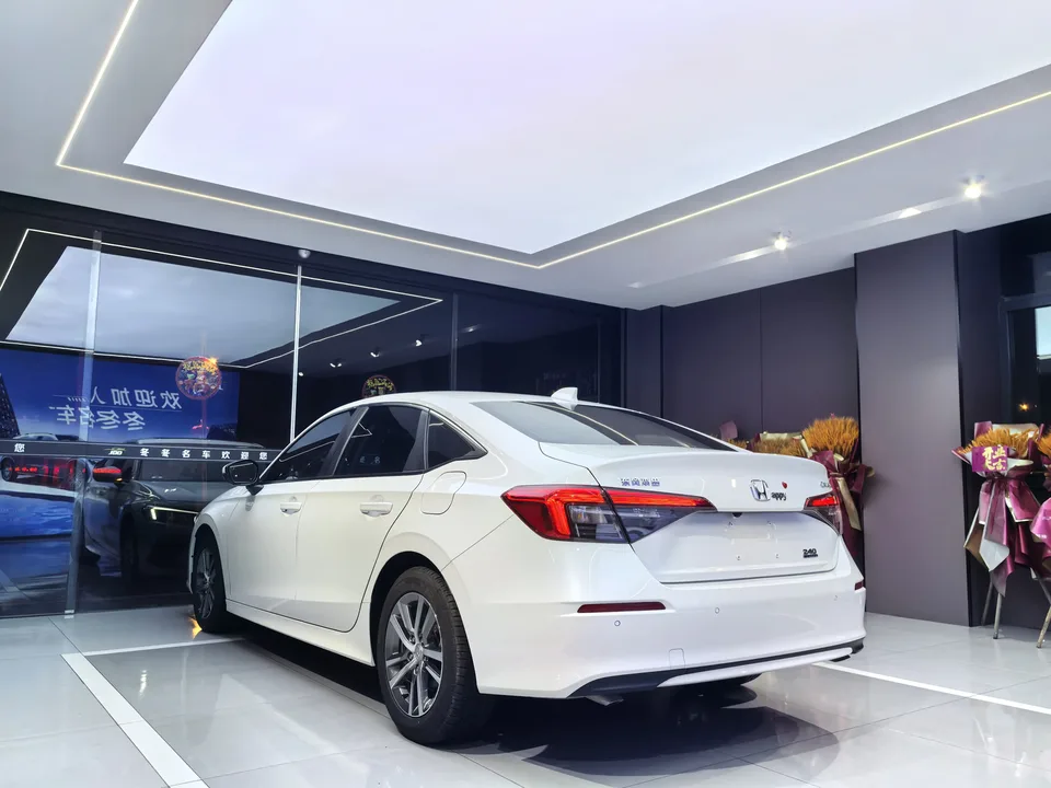 Honda CIVIC 2022 Civic 240TURBO CVT Dynamic Edition 2025 — миниатюра 3