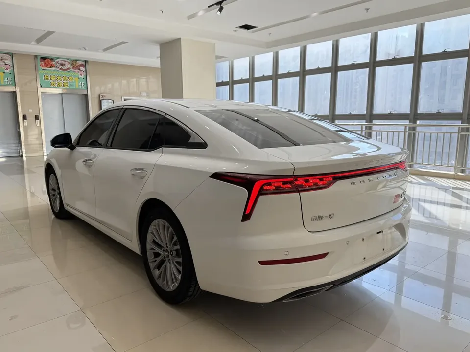 FAW Bestune B70 Bestune B70 2023 third generation 1.5T automatic enjoyment model 2024 — миниатюра 2