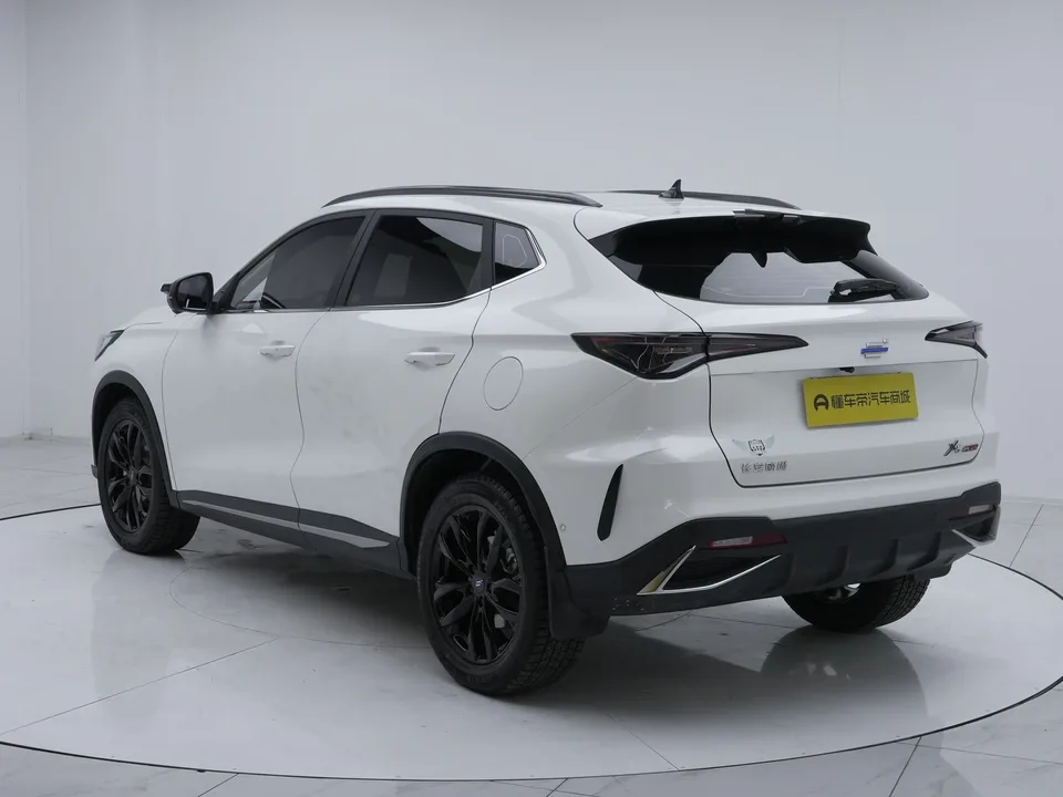 Oshan Changan Auchan X5 PLUS Changan Auchan X5 PLUS 2023 1.5T DCT Zhiqu AI Edition 2024 — миниатюра 2