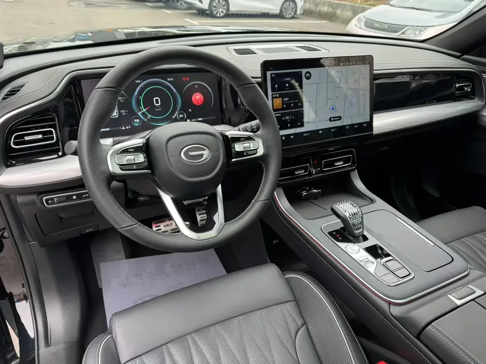 GAC Trumpchi GS8 Trumpchi GS8 2022 Trumpchi GS8 2022 Pilot Series 2.0TGDI 2WD luxury smart connected version 7 seats 2023 — thumbnail 5