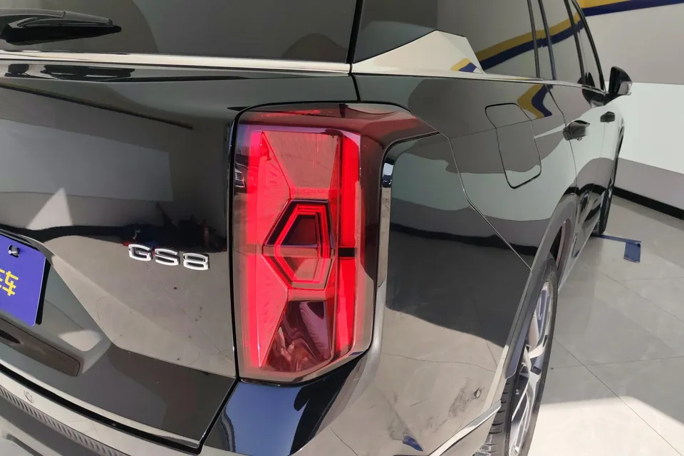 GAC Trumpchi GS8 Trumpchi GS8 2022 Trumpchi GS8 2022 Pilot Series 2.0TGDI 2WD Premium Edition 7 Seaters 2023 — thumbnail 2
