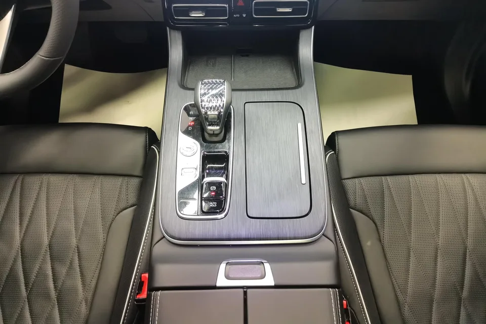GAC Trumpchi GS8 Trumpchi GS8 2024 Trumpchi GS8 2024 Pilot Series 2.0TGDI 2WD Luxury Connected Edition 2024 — thumbnail 4