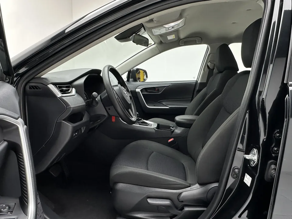 Toyota RAV4 2.0L CVT 2WD Urban Edition 2024 — миниатюра 5