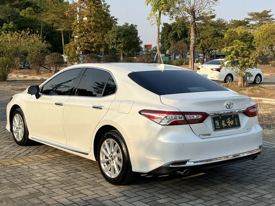 Toyota Camry 2.0G Deluxe Edition 2024 — миниатюра 2