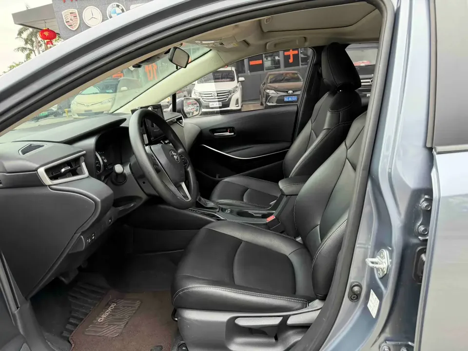 Toyota Corolla 2021 Corolla Hybrid 1.8L E-CVT Elite Edition 2023 — миниатюра 3