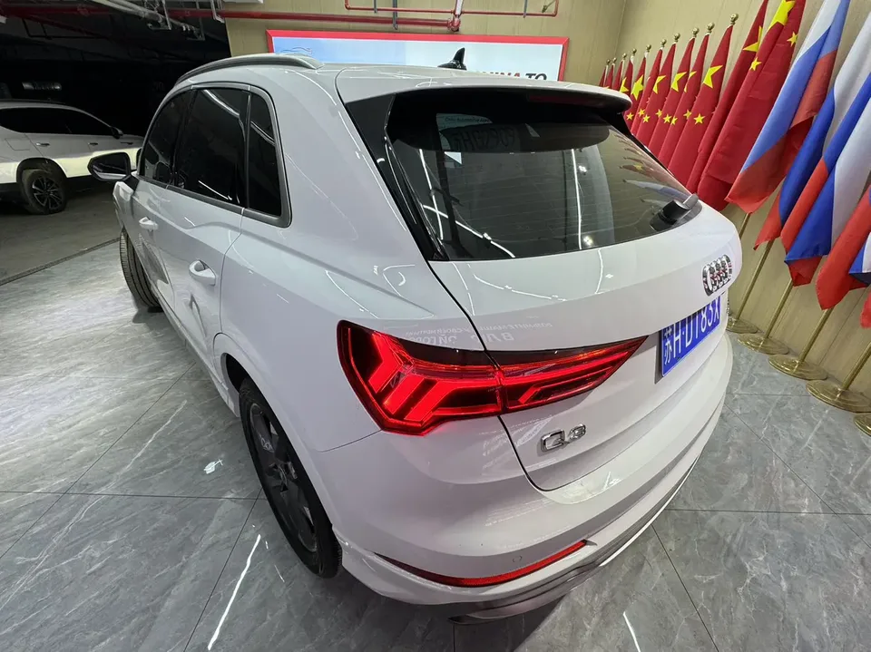 Audi Q3 Audi Q3 2022 35 TFSI Fashionable and Dynamic 2022 — миниатюра 2
