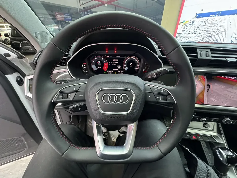 Audi Q3 Audi Q3 2022 35 TFSI Fashionable and Dynamic 2022 — миниатюра 4