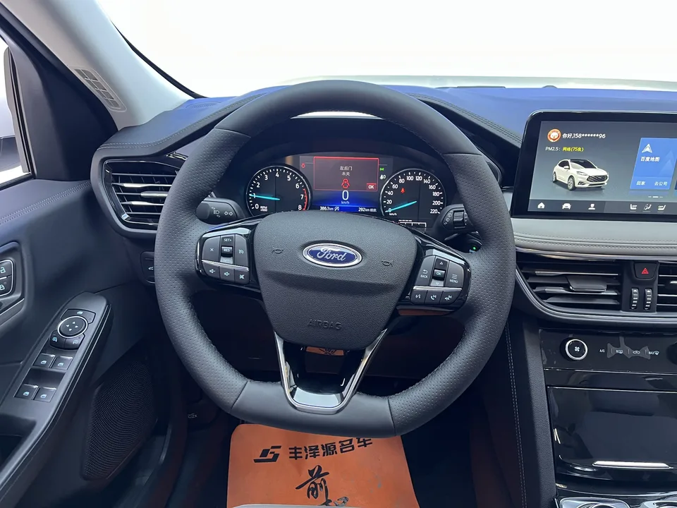 Ford Escape 2024 EcoBoost 245 2WD Premium Edition 2026 — миниатюра 3