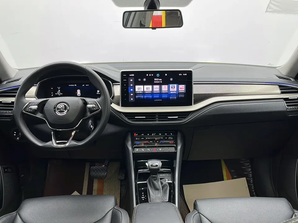 Skoda Kodiaq TSI330 7-seat two-wheel drive luxury version 2022 — миниатюра 5