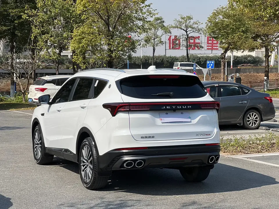 Jetour Jietu X70 PLUS JETOUR X70 PLUS 2023 1.5T DCT Brave PLUS 5-seater 2023 — миниатюра 2
