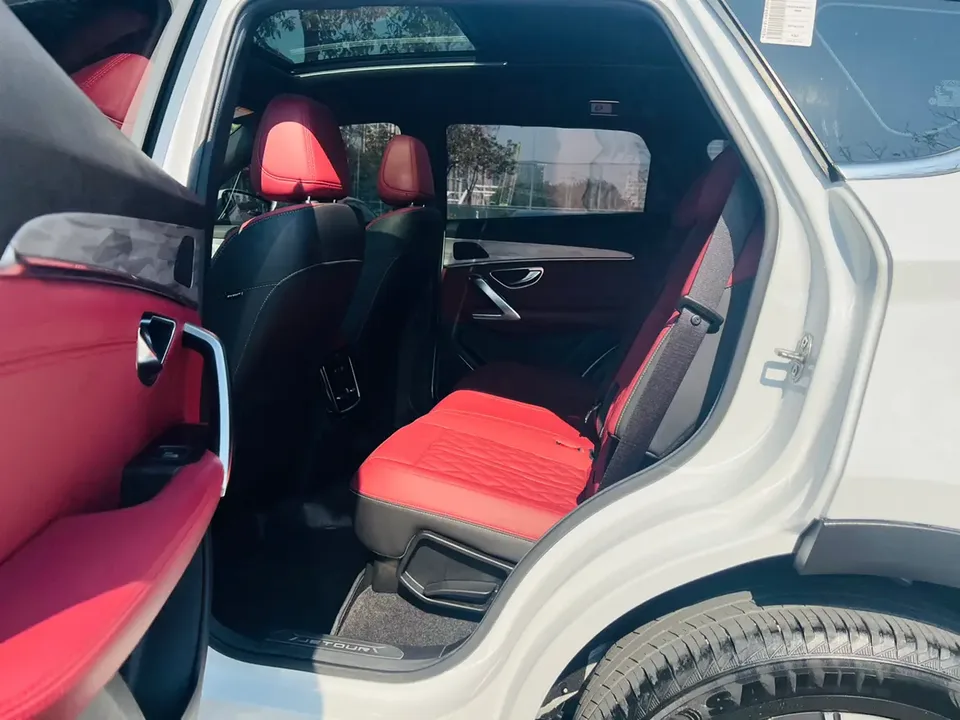 Jetour Jietu X70 PLUS JETOUR X70 PLUS 2023 1.5T DCT Brave PLUS 5-seater 2023 — миниатюра 5