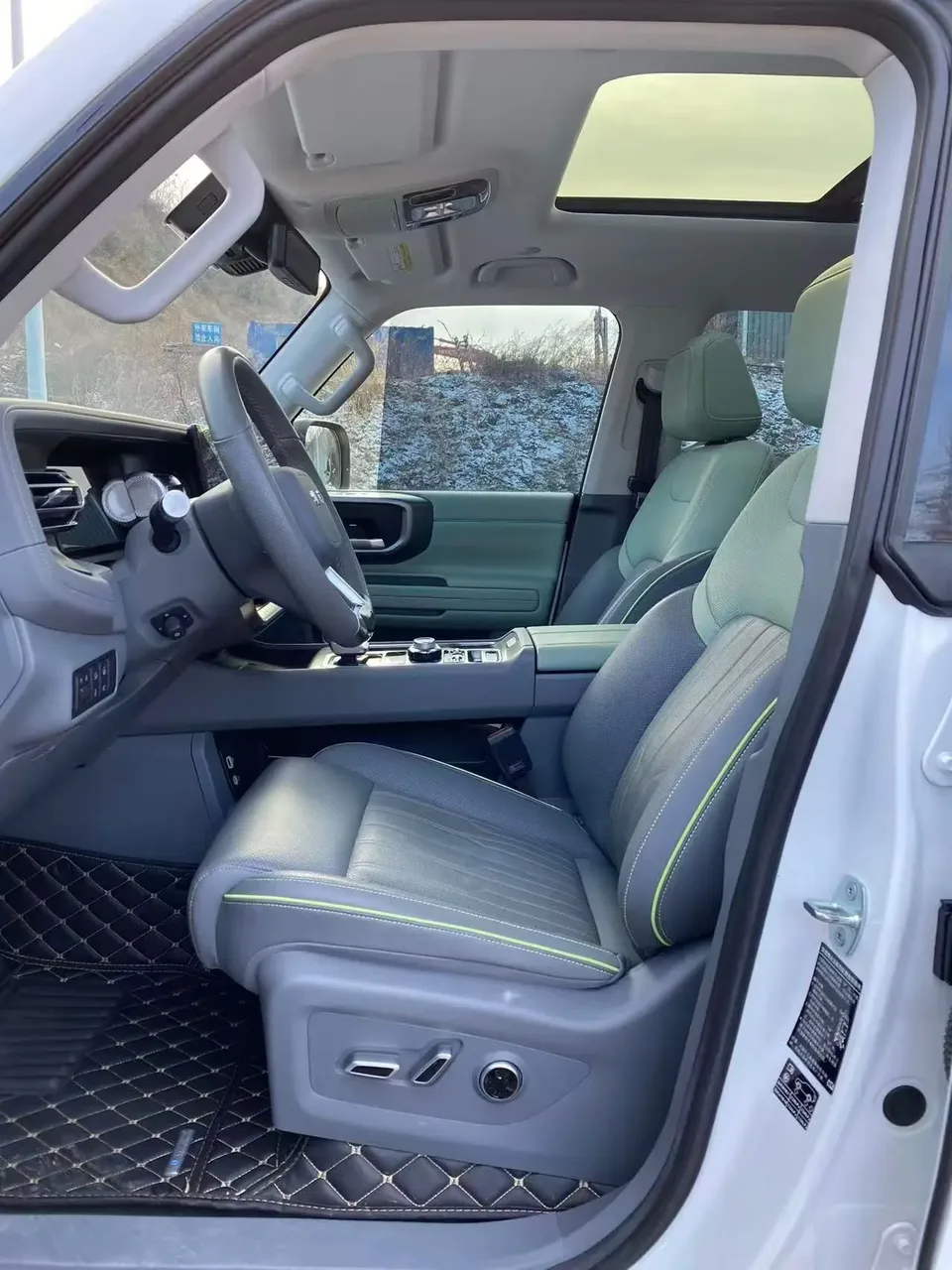 BAIC Beijing Off-road BJ40 Beijing Off-road BJ40 2024 Beijing Off-road BJ40 2024 City Hunter Edition 2.0T Automatic 4WD Supreme Edition 2024 — thumbnail 5