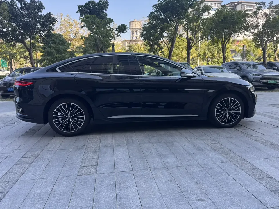 BYD Han DM Intelligent Driving Edition DM-i 125KM LiDAR Flagship Model 2025 — миниатюра 2