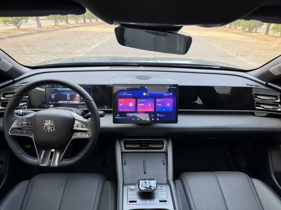 BYD Qin L DM DM-i 120KM Leading Model 2024 — миниатюра 3