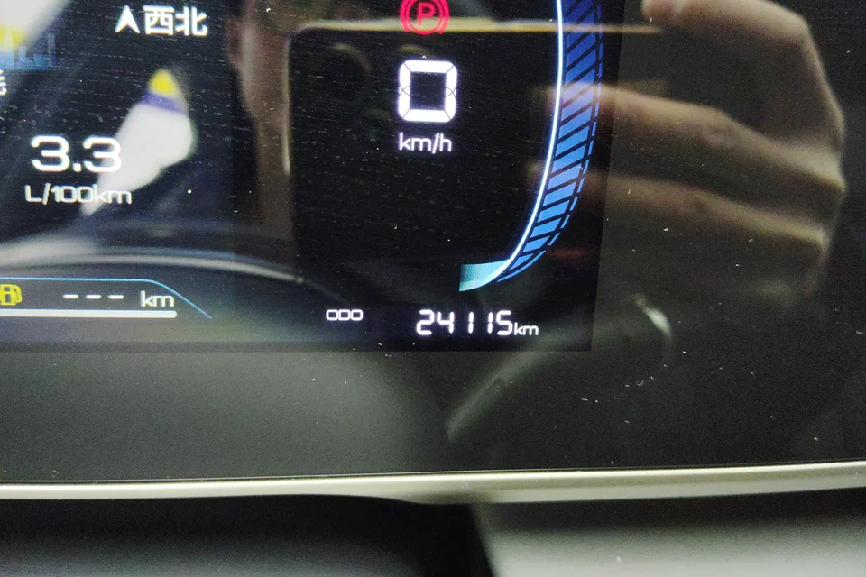 BYD Qin L DM DM-i 80KM Leading Model 2025 — миниатюра 4