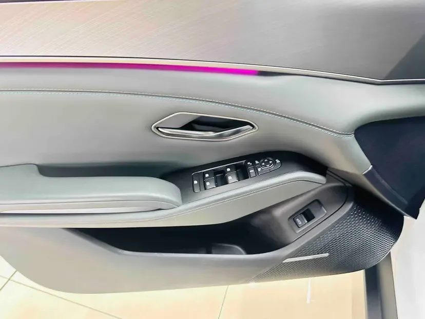 BYD Qin L DM DM-i 120KM Excellence Edition 2024 — миниатюра 5