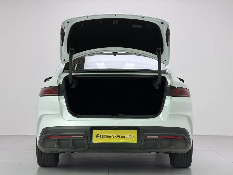 BYD Qin L DM Intelligent Driving Edition DM-i 120KM Beyond Edition 2025 — миниатюра 5