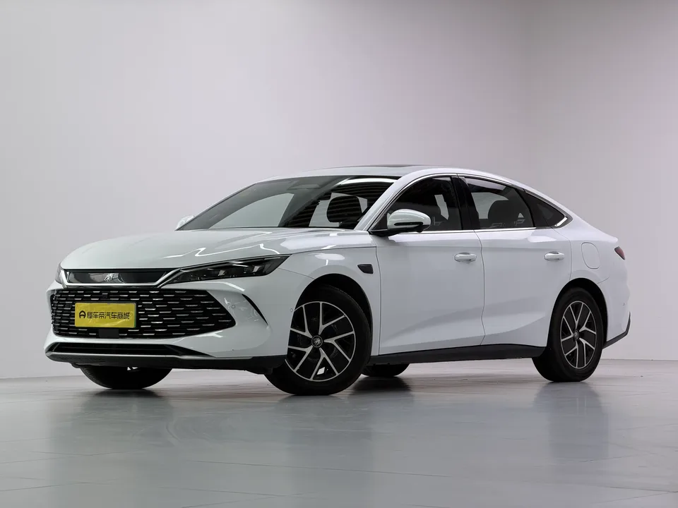 BYD Qin L DM Intelligent Driving Edition DM-i 120KM Beyond Edition 2025 — фото 1, купить с доставкой в Москву