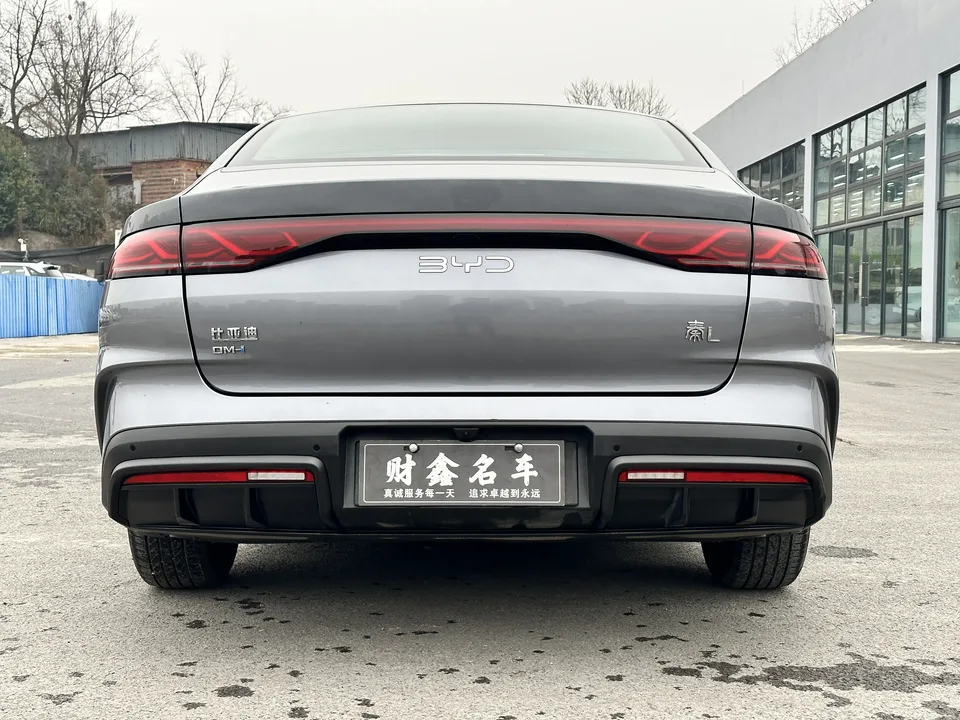 BYD Qin L DM DM-i 80KM Leading Model 2024 — миниатюра 2