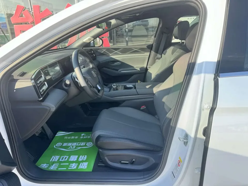 BYD Qin L DM Qin L DM 2025 Intelligent Driving Edition DM-i 120KM Beyond Edition 2025 — thumbnail 4