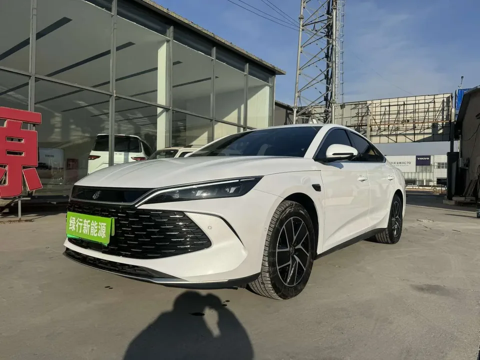 BYD Qin L DM Qin L DM 2025 Intelligent Driving Edition DM-i 120KM Beyond Edition 2025 — photo 1, buy with delivery to Moscow