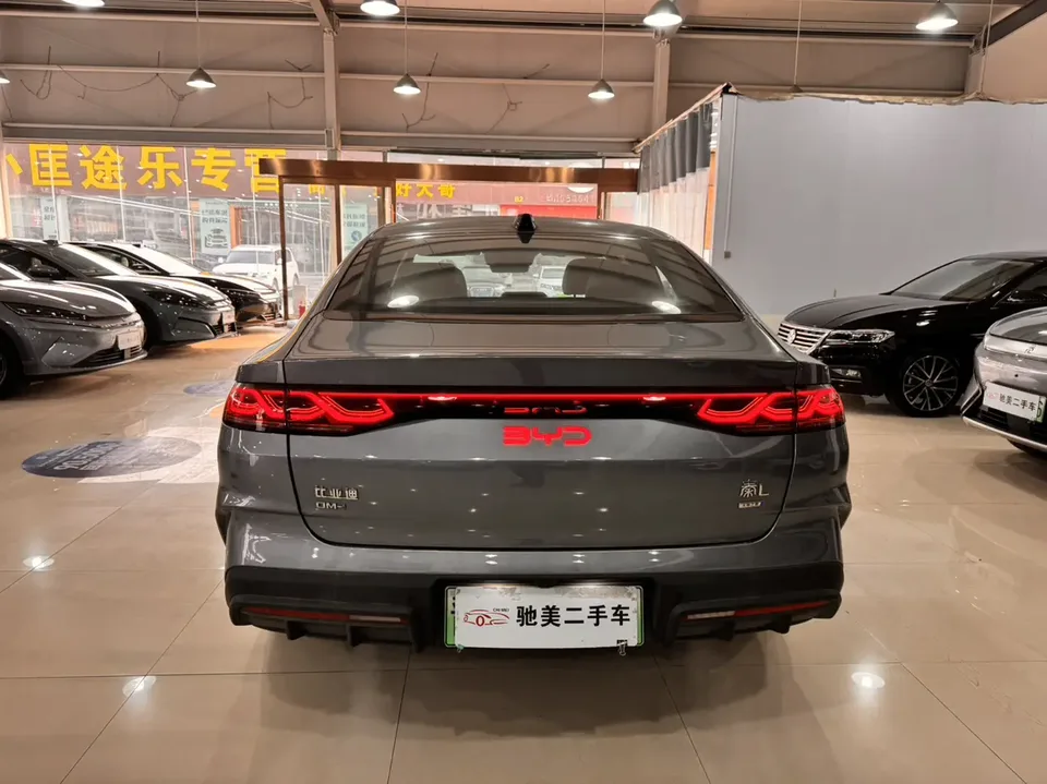 BYD Qin L DM Intelligent Driving Edition DM-i 120KM Beyond Edition 2025 — миниатюра 2