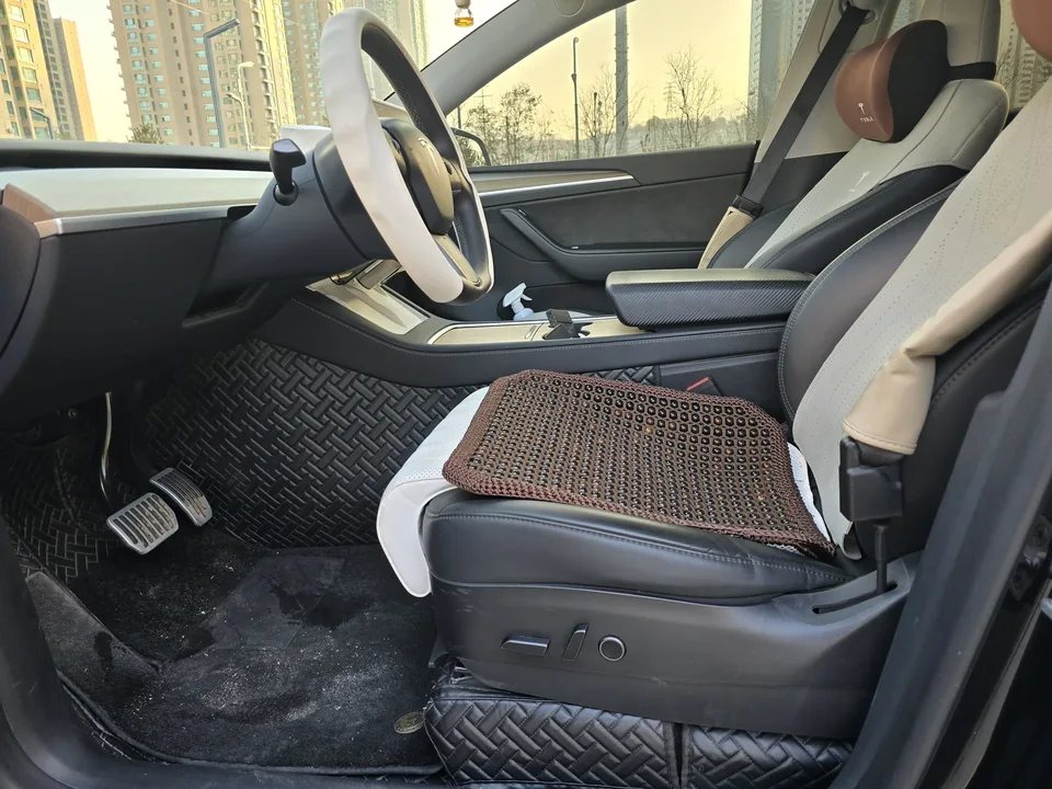 Tesla Model Y facelift rear-wheel drive version 2023 — миниатюра 4