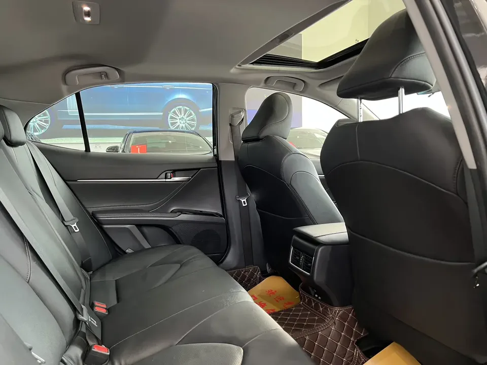 Toyota Camry 2.0G Deluxe Edition 2023 — миниатюра 4