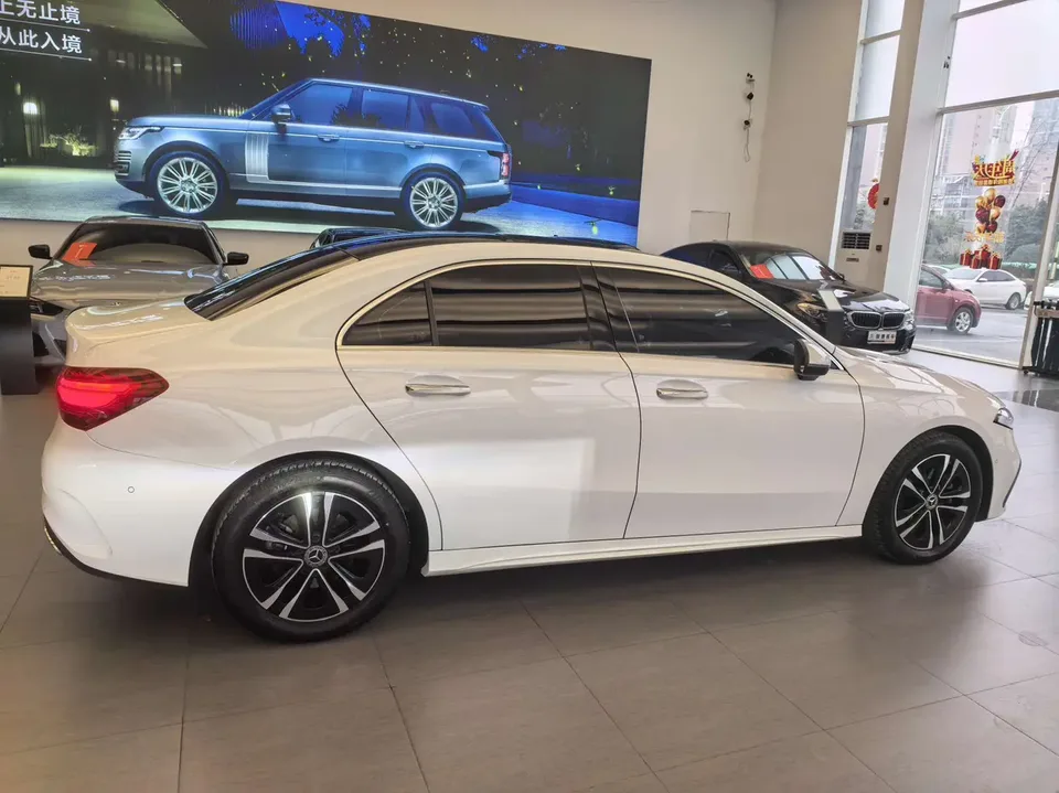 Mercedes-Benz Mercedes Benz A Class Mercedes-Benz A-Class 2023 A 200 L Sports Sedan Fashion Edition 2023 — миниатюра 5