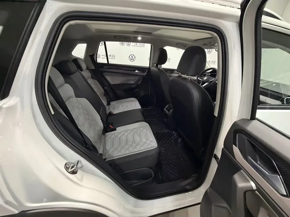 Volkswagen Tayron Tanyue 2026 3000 million selected model 300TSI two-wheel drive 2026 — миниатюра 3
