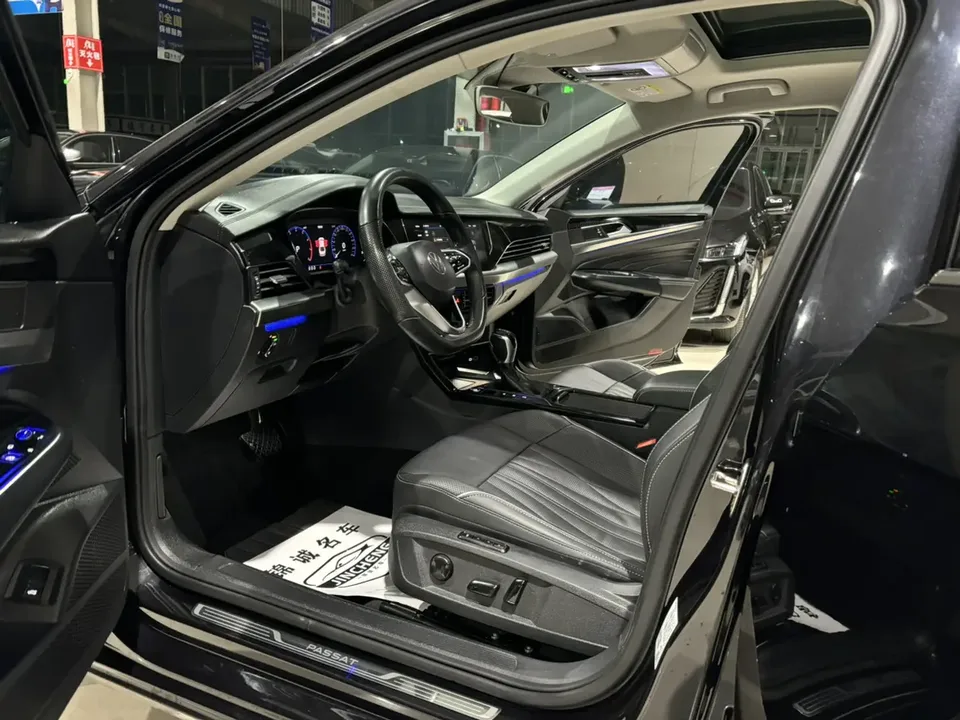Volkswagen Passat Passat 2022 330TSI Starry Sky Deluxe Edition 2022 — миниатюра 3