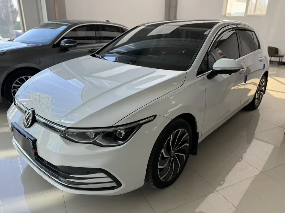 Volkswagen Golf Golf 2023 280TSI DSG Pro 2023 — фото 1, купить с доставкой в Москву