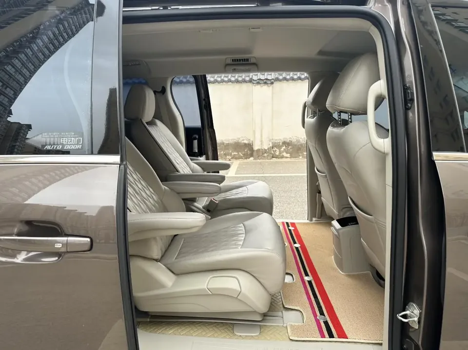 Buick GL8 GL8 2023 Buick GL8 2023 Land Business Class 2.0T Comfort Edition 2023 — thumbnail 4