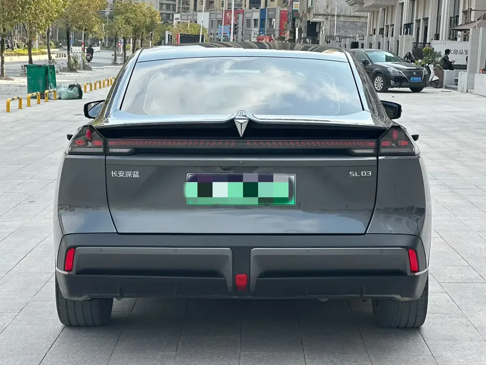 Deepal dark blue SL03 1200 Extended Range Edition 2023 — миниатюра 2