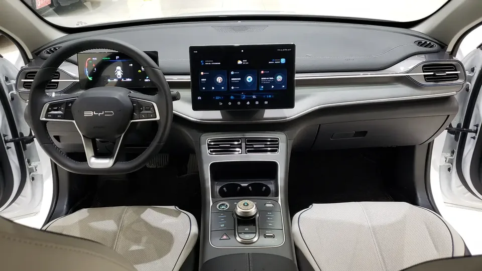 BYD Destroyer 05 DM-i Champion Edition 120KM Premium 2024 — миниатюра 3