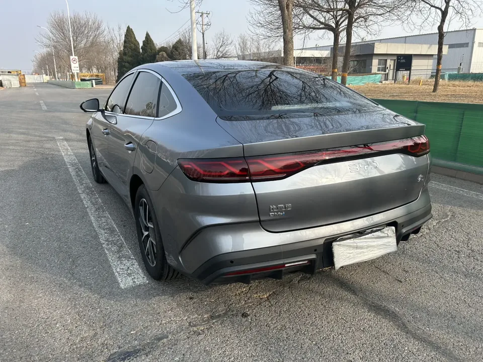 BYD Qin L DM DM-i 120KM Leading Model 2025 — миниатюра 2