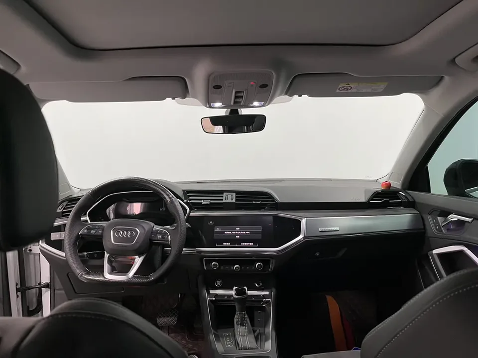 Audi Q3 Q3 2022 Audi Q3 2022 35 TFSI Fashionable and Dynamic 2022 — thumbnail 3