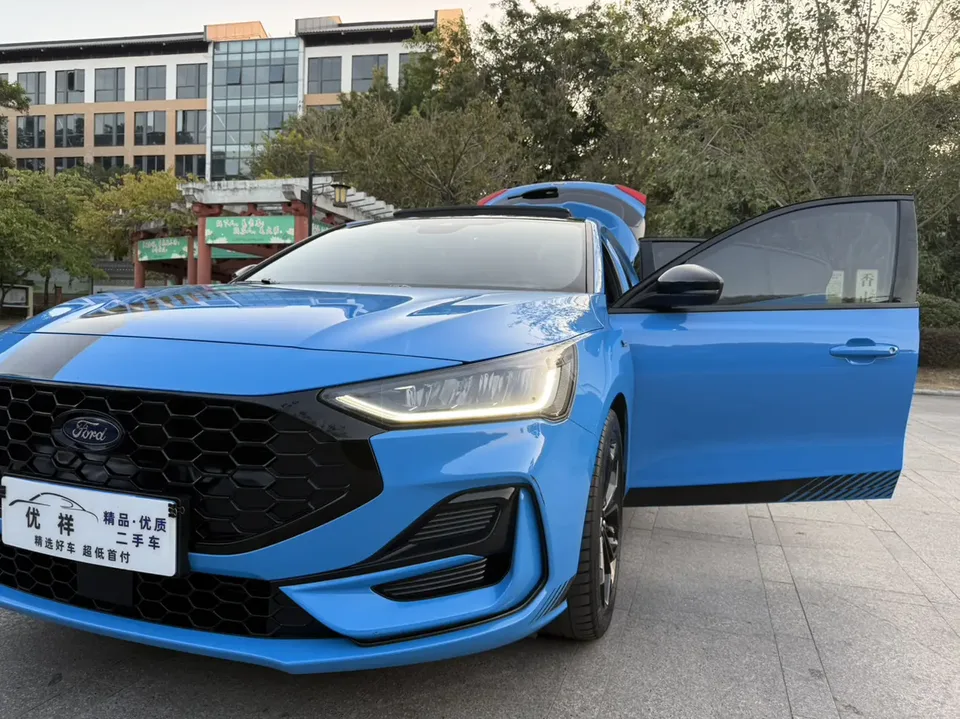 Ford Focus Focus 2022 Hatchback EcoBoost 180 Automatic S Edition 2022 — thumbnail 3