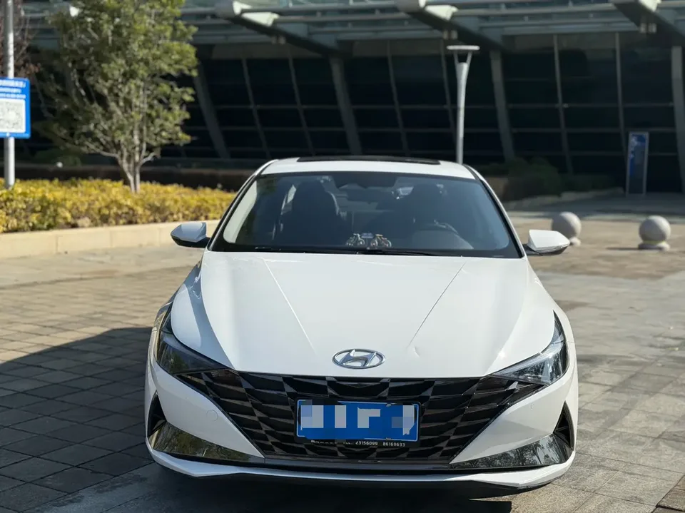 Hyundai Elantra 2023