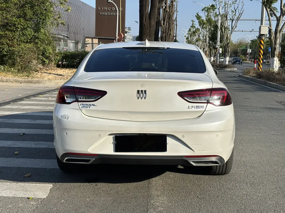Buick Majesty Regal 2024 25T Super Edition 2024 — миниатюра 2